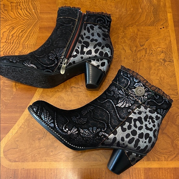 L’Artiste Black Lace Trim Heeled Boots - Picture 12 of 15